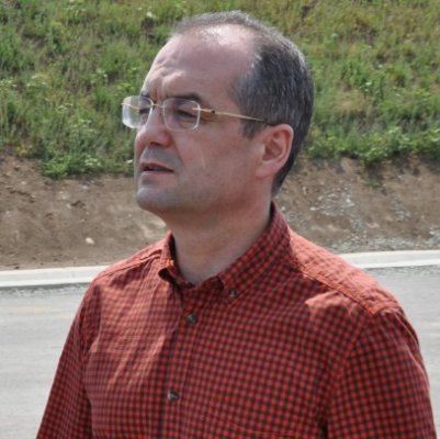 Boc: USL să lase ipocrizia şi să participe la revizuirea Constituţiei